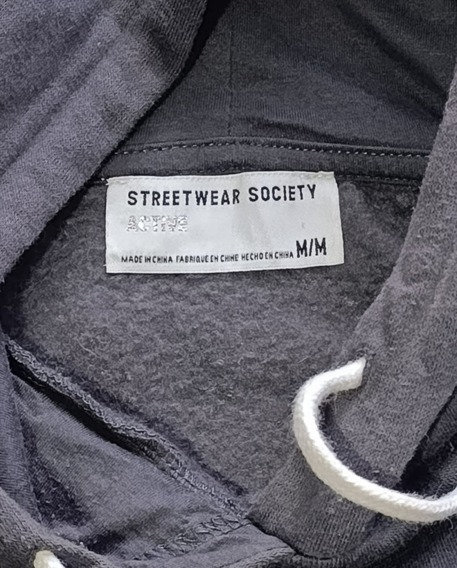هودی زنانه برند STREET WEAR SOCIETY استوک اورجینال رنگ طوسی نمای اتیکت