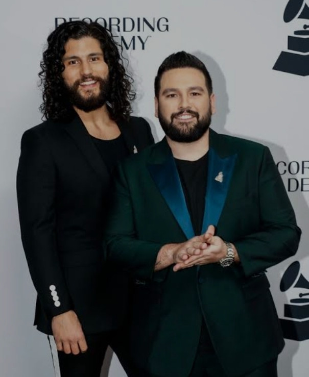 تی شرت مردانه برند DAN+SHAY استوک اورجینال رنگ مشکی عکس صاحب برند