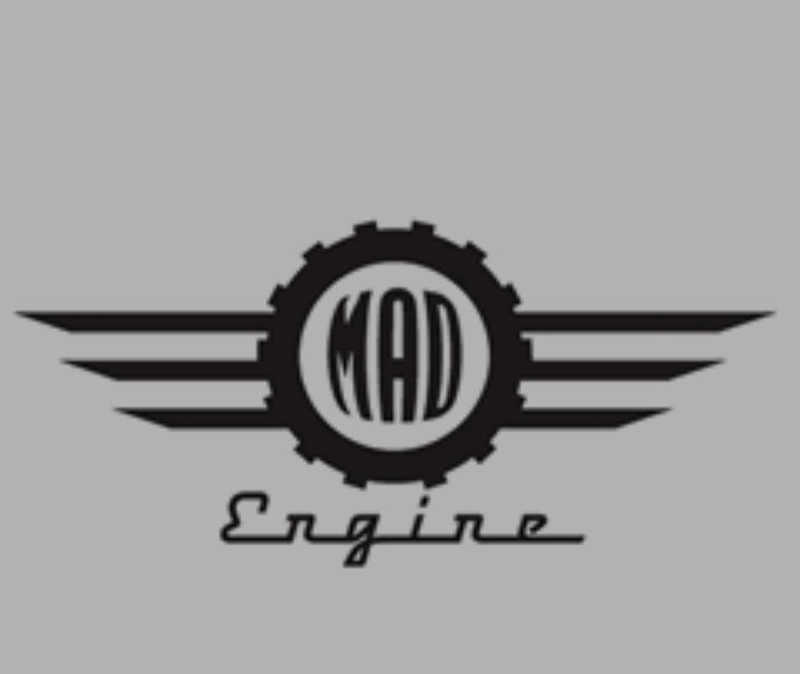 تی شرت زنانه برند MAD ENGINE استوک اورجینال رنگ خاکستری نمای برند