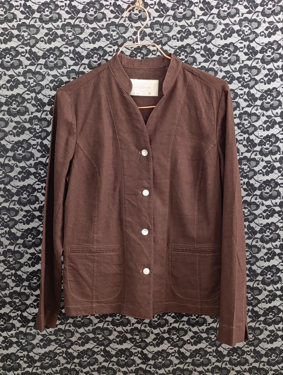 کت تک زنانه لینن برند LIZ CLAIBORNE استوک اورجینال رنگ قهوه ای نمای کلی