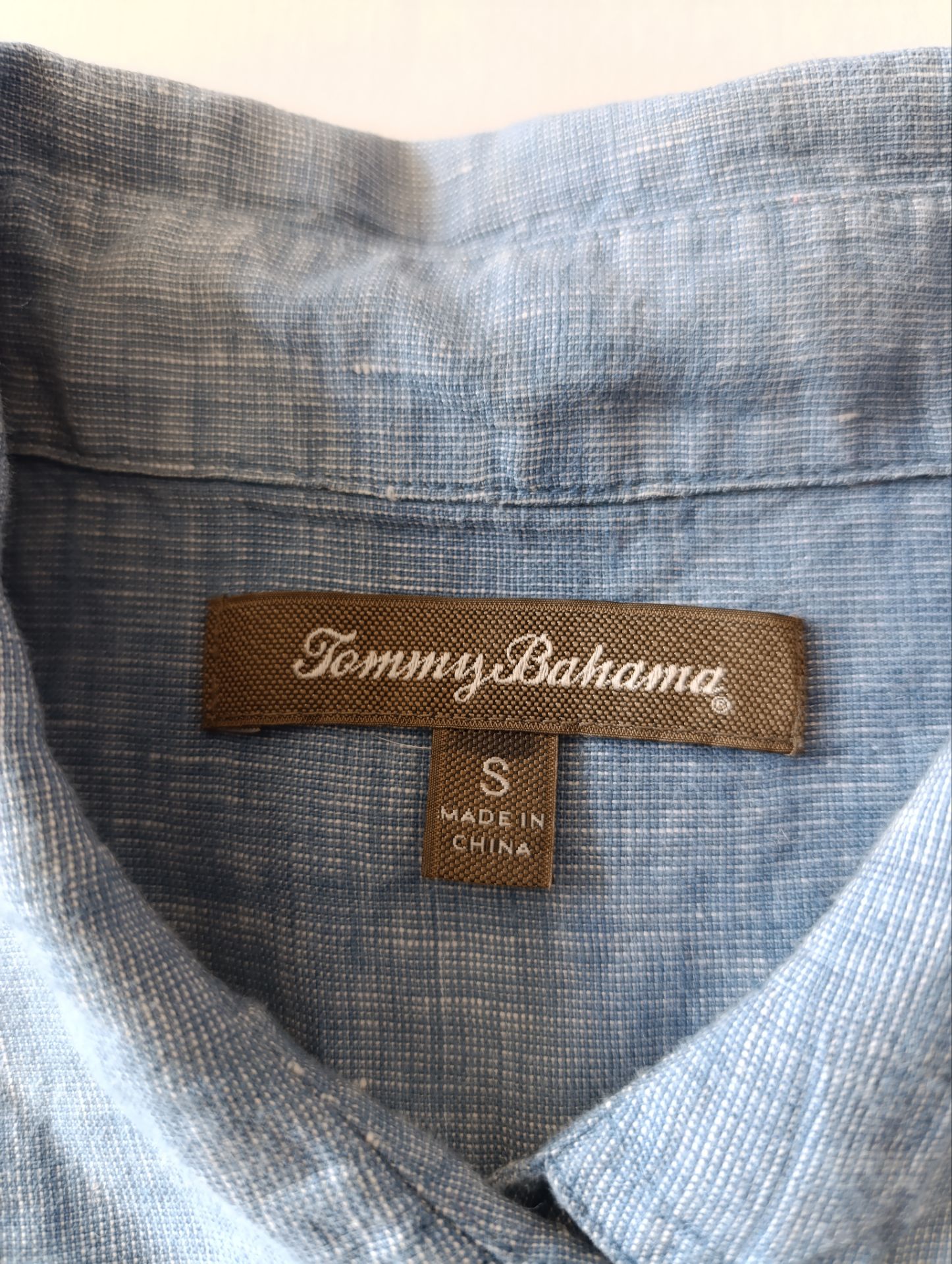 شومیز لینن زنانه برند TOMMY BAHAMA استوک اورجینال خوش رنگ نمای یقه و برند