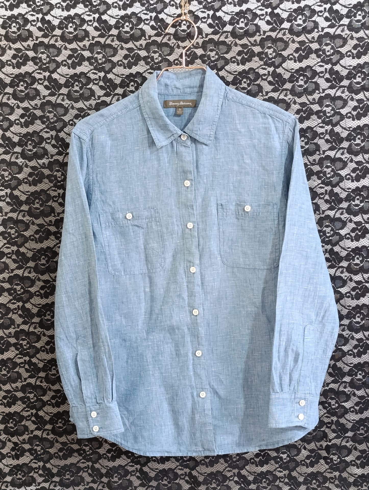 شومیز لینن زنانه برند TOMMY BAHAMA استوک اورجینال خوش رنگ نمای کلی