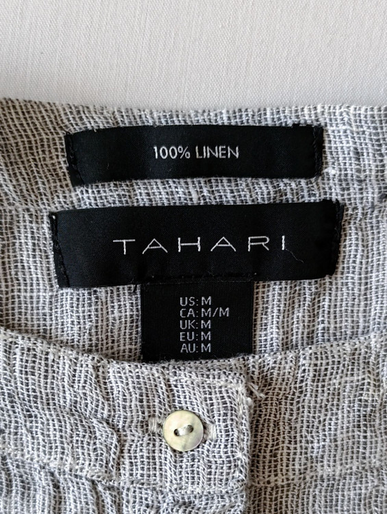 بلوز لینن زنانه برند طاهاری TAHARI استوک رنگ طوسی نمای اتیکت و برند