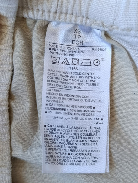 شلوارک لینن زنانه برند OLD NAVY استوک اورجینال رنک سفید نمای اتیکت