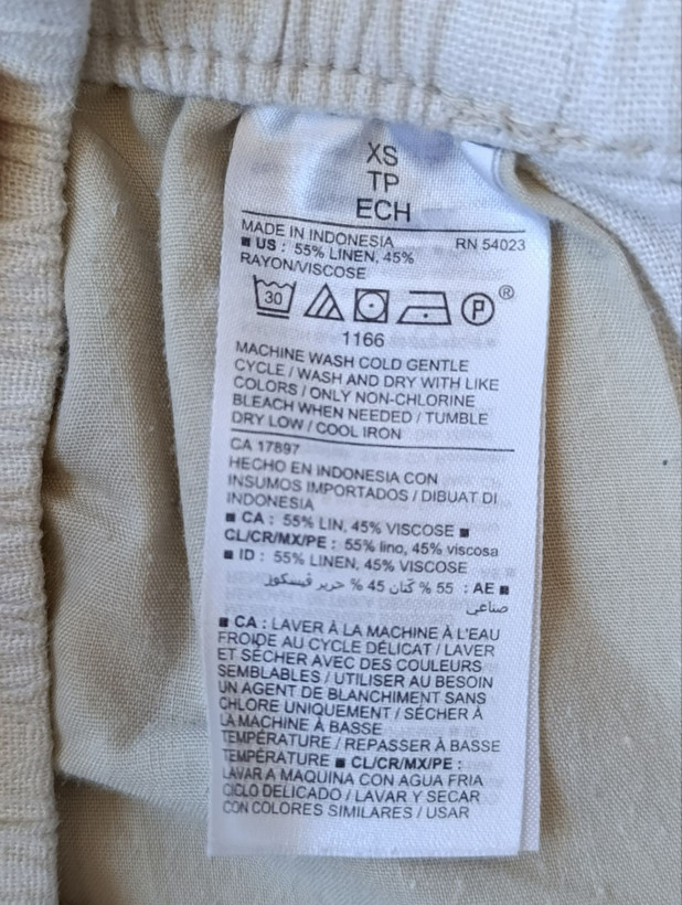 شلوارک لینن زنانه برند OLD NAVY استوک اورجینال رنک سفید نمای اتیکت