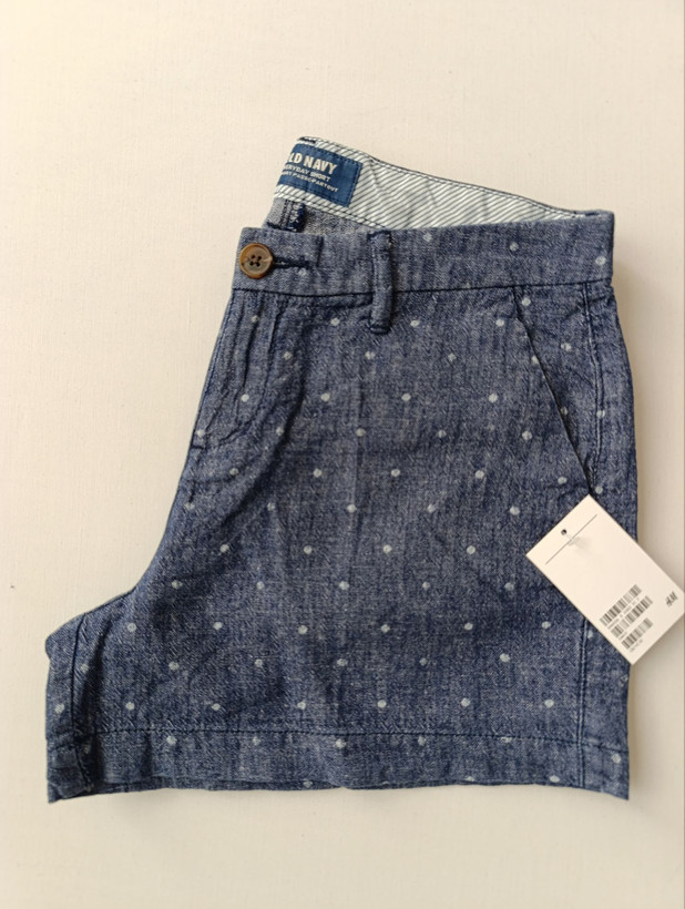 شلوارک لینن زنانه برند OLD NAVY استوک اورجینال رنگ سرمه ای نمای کنار