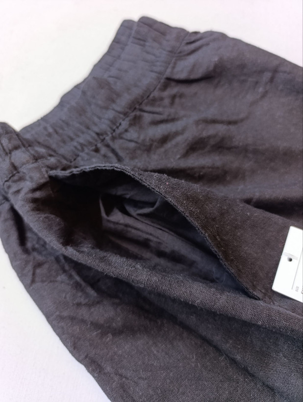 شلوارک لینن زنانه برند OLD NAVY استوک اورجینال رنگ مشکی نمای جیب
