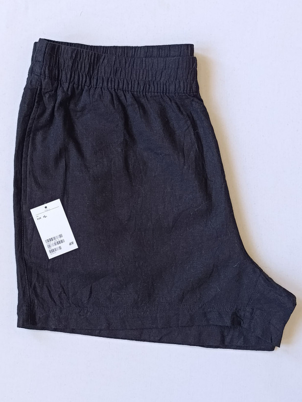شلوارک لینن زنانه برند OLD NAVY استوک اورجینال رنگ مشکی نمای کنار