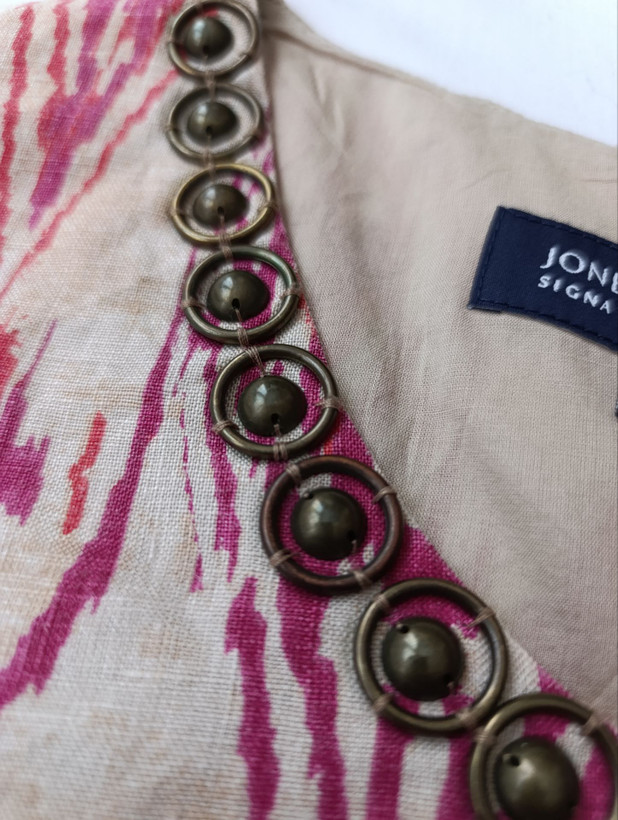 تاپ لینن زنانه برند JONES NEW YORK استوک خوش رنگ نمای یقه