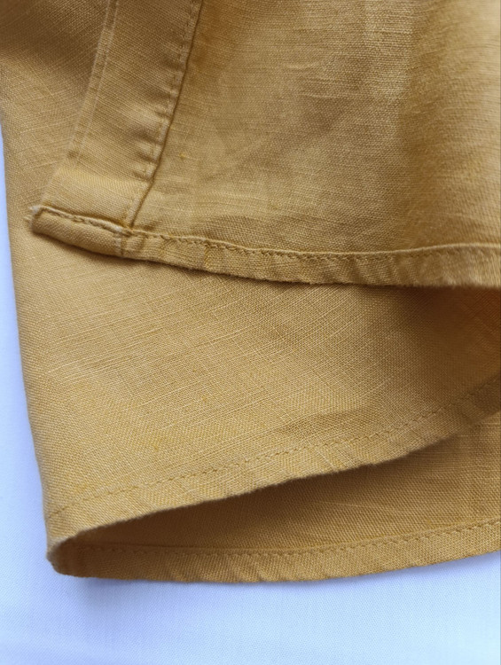 شومیز لینن زنانه برند BANANA REPUBLIC استوک رنگ خردلی جنس پارچه