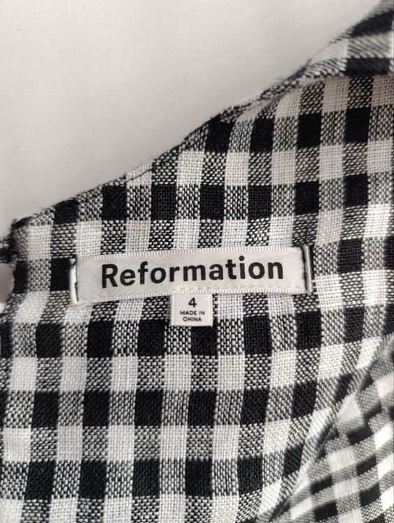 پیراهن سرهمی لینن زنانه برند REFORMATION استوک چهارخانه نمای اتیکت