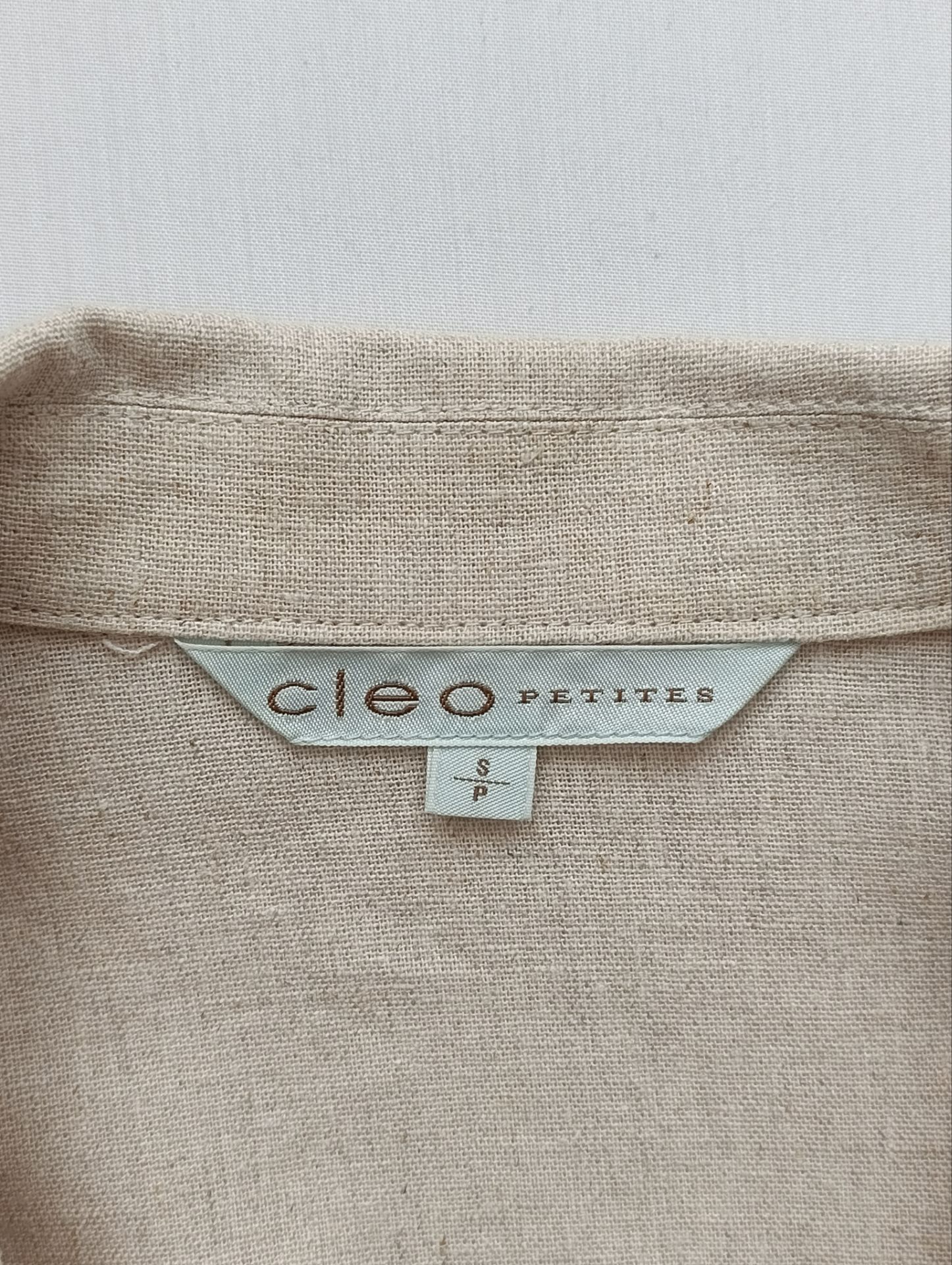 کت تک مجلسی زنانه برند CLEO PETITES استوک رنگ کرم نمای اتیکت یقه