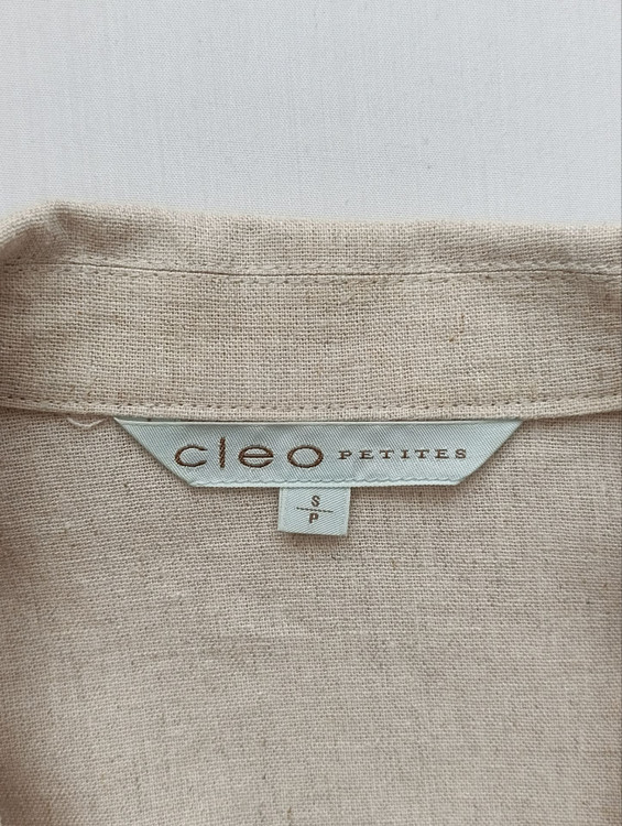 کت تک مجلسی زنانه برند CLEO PETITES استوک رنگ کرم نمای اتیکت یقه