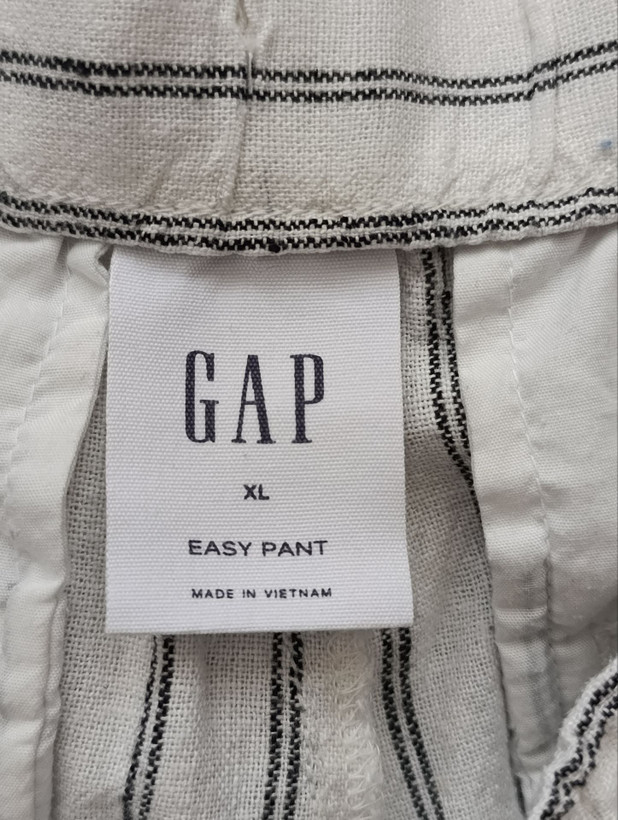 شلوار زنانه لینن برند GAP استوک اورجینال طرح راه راه نمای اتیکت و برند