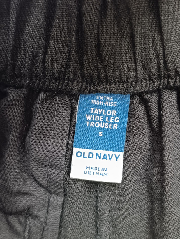 شلوار زنانه لینن برند OLD NAVY استوک اورجینال رنگ مشکی نمای اتیکت و برند