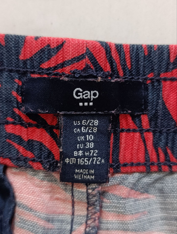 شلوارک زنانه لینن برند GAP استوک اورجینال طرحدار نمای اتیکت و برند