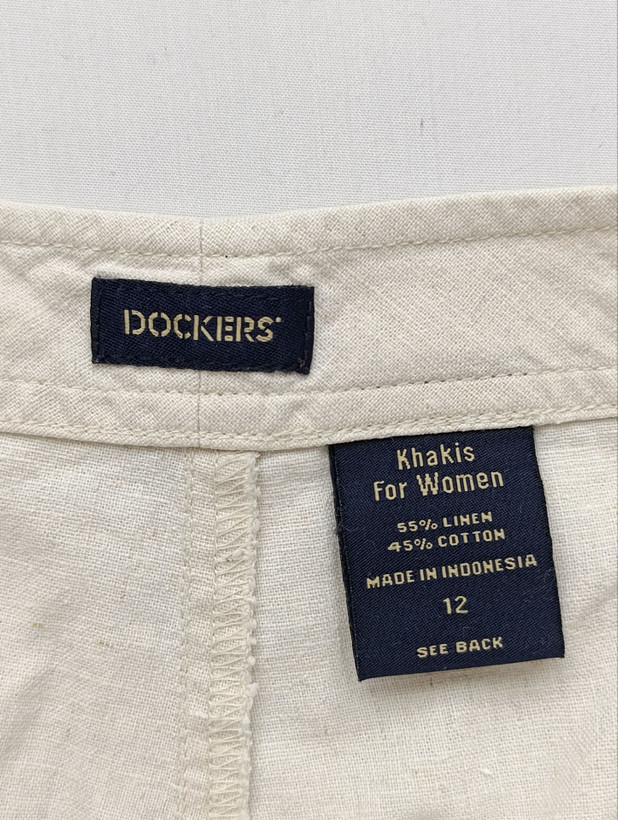 شلوار زنانه لینن برند DOCKERS استوک اورجینال رنگ شیری نمای اتیکت و برند