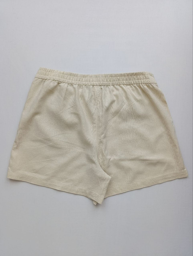شلوارک زنانه لینن برند J.CREW استوک اورجینال رنگ کرم نمای پشت