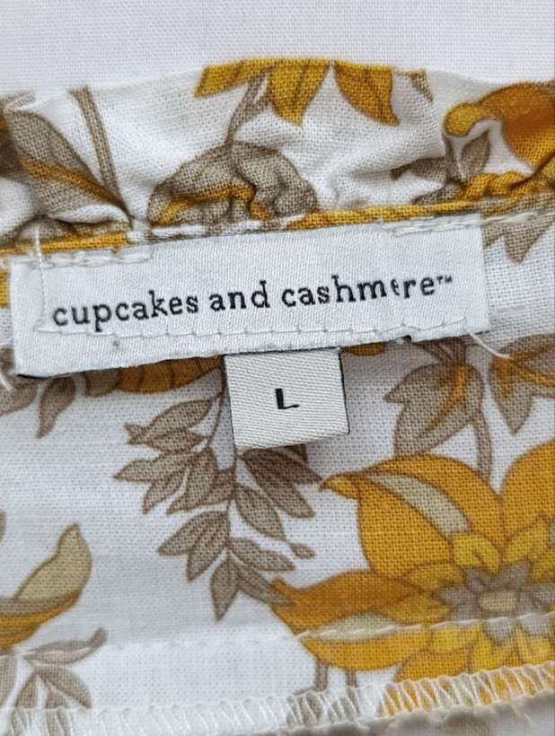 بلوز زنانه لینن برند CUPCAKES AND CASHMERE استوک اورجینال طرح گلدار نمای اتیکت و برند