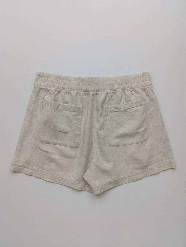 شلوارک زنانه لینن برند OLD NAVY استوک اورجینال رنگ کرم نمای پشت