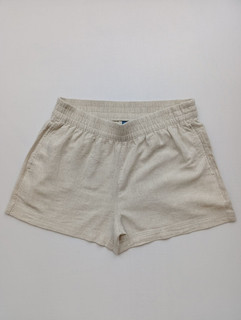 شلوارک زنانه لینن برند OLD NAVY استوک اورجینال رنگ کرم نمای جلو