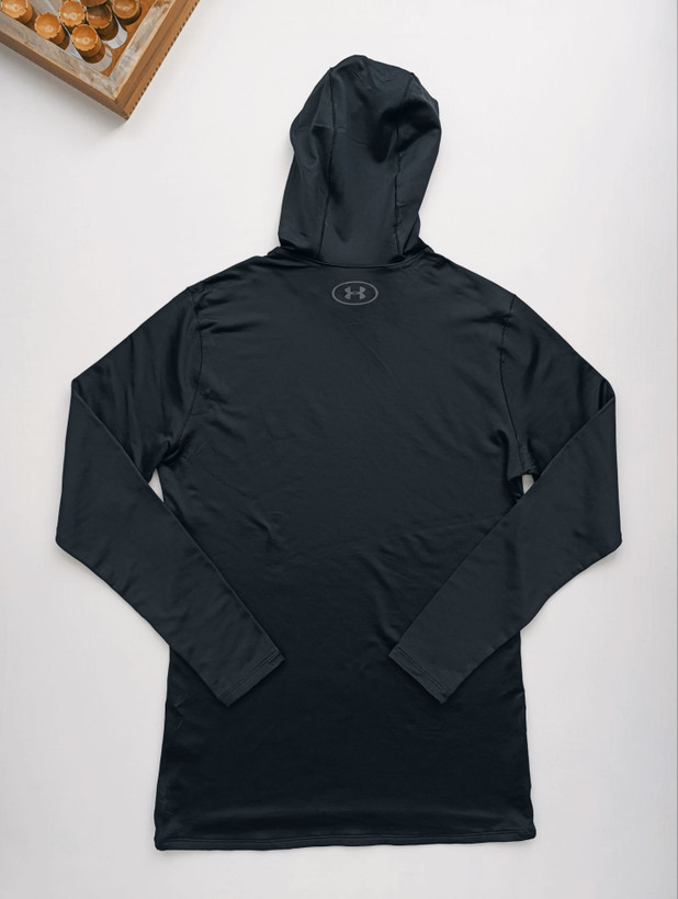 لباس ورزشی برند UNDER ARMOUR استوک اورجینال رنگ مشکی نمای پشت