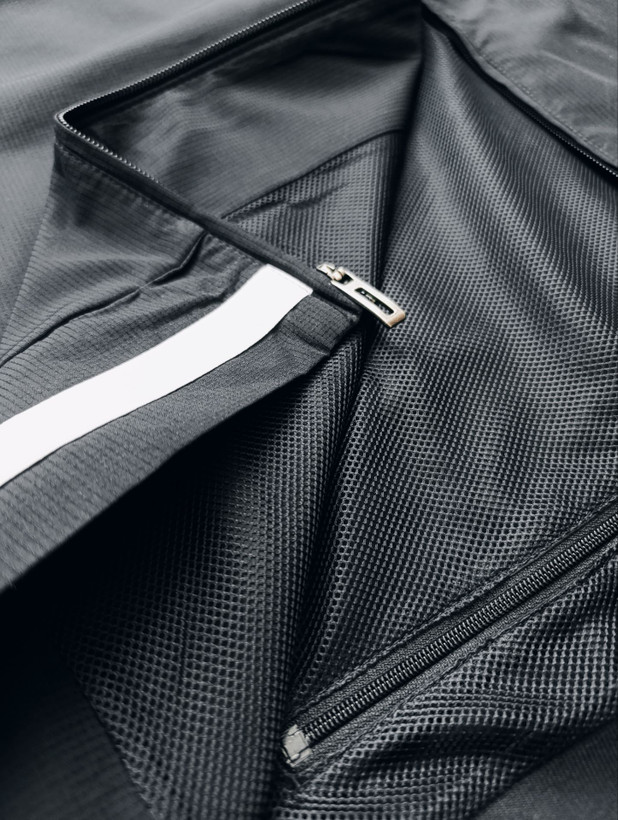 بادگیر مردانه برند ADIDAS استوک اورجینال رنگ مشکی نمای استر داخل