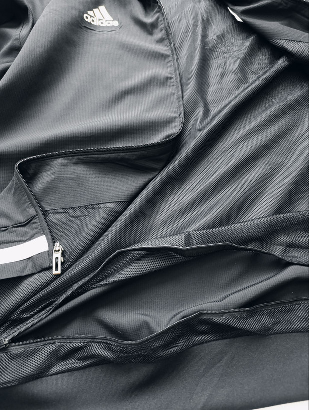 بادگیر مردانه برند ADIDAS استوک اورجینال رنگ مشکی نمای زیپ استر
