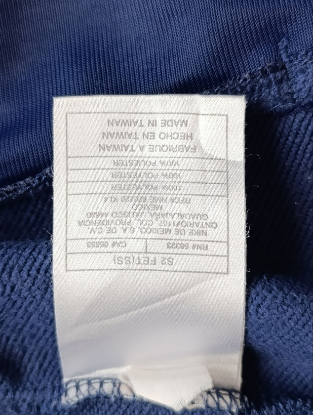 لباس ورزشی برند NIKE استوک اورجینال رنگ سرمه ای نمای اتیکت مشخصات
