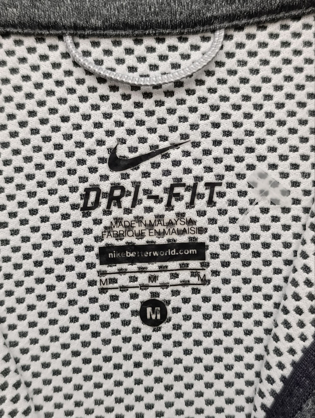 سویشرت ورزشی برند NIKE استوک اورجینال رنگ طوسی نمای برند