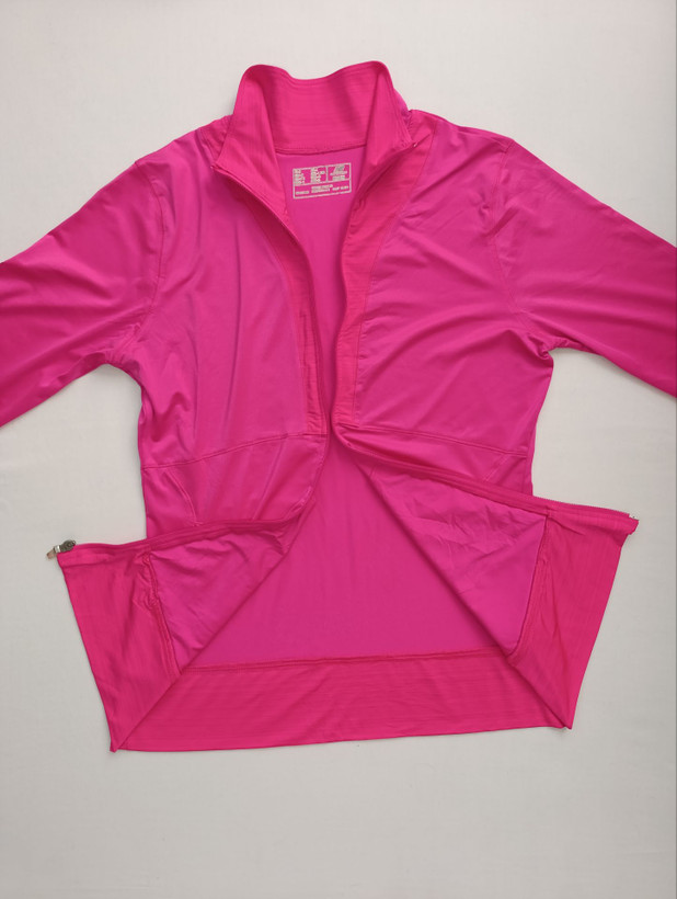 لباس ورزشی زنانه برند NEW BALANCE استوک اورجینال رنگ صورتی نمای جلو و داخلی محصول