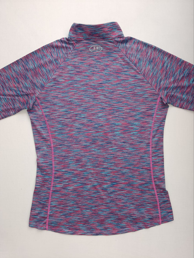 لباس ورزشی زنانه برند UNDER ARMOUR استوک اورجینال خوش رنگ نمای پشت