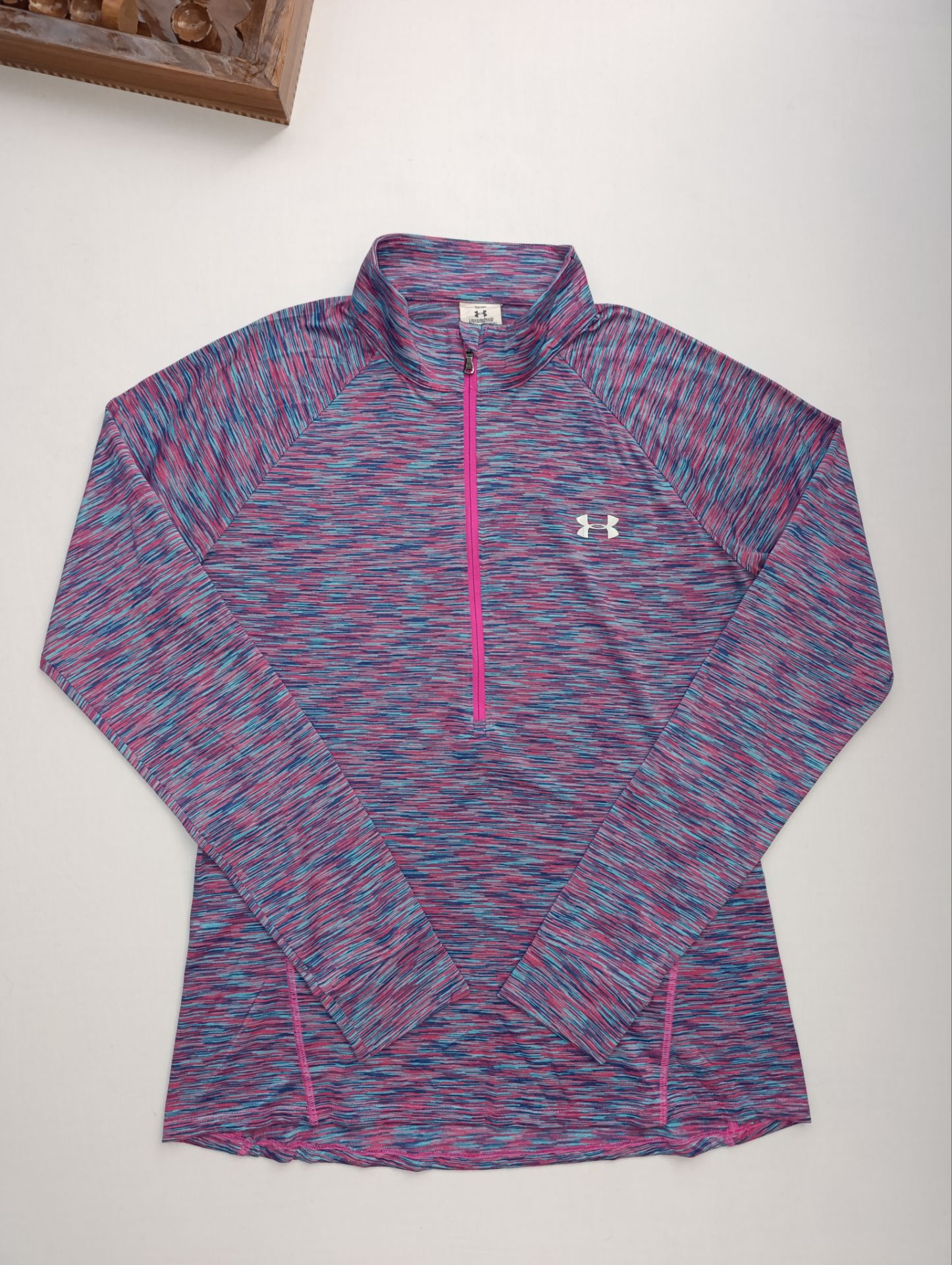 لباس ورزشی زنانه برند UNDER ARMOUR استوک اورجینال خوش رنگ