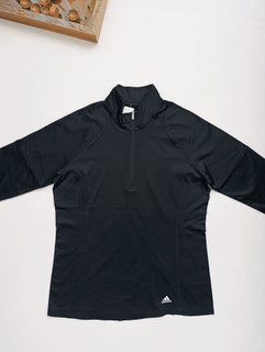 لباس ورزشی برند ADIDAS استوک اورجینال رنگ مشکی نمای جلو