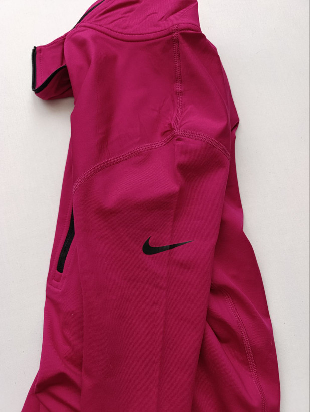 نیم زیپ ورزشی زنانه برند NIKE استوک اورجینال رنگ سرخابی نمای آستین