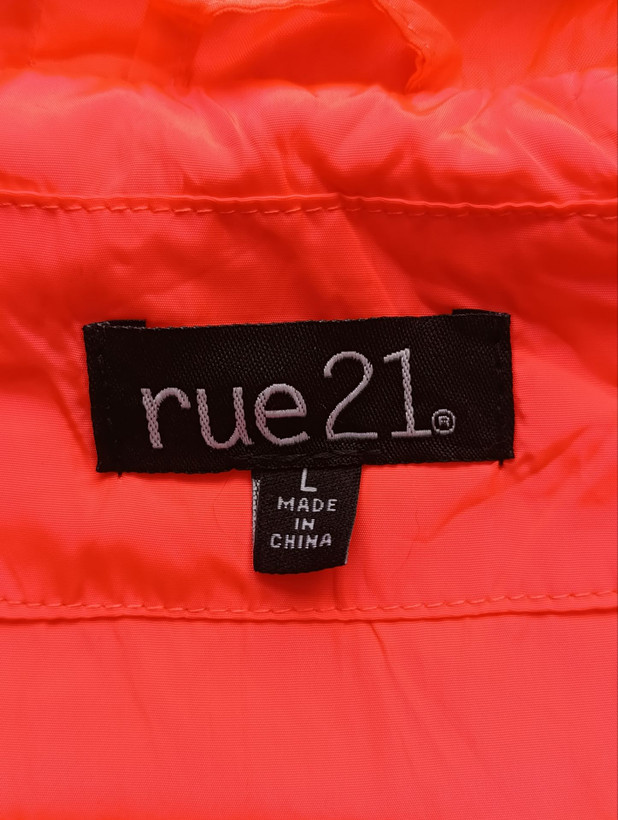 بادگیر ورزشی زنانه برند RUE21 استوک اورجینال نیم تنه نمای اتیکت برند