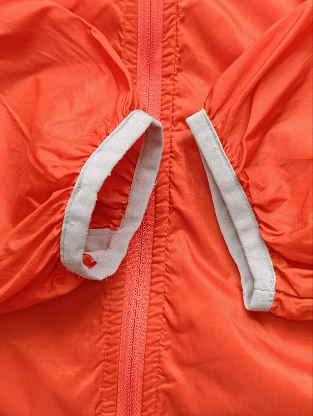 بادگیر زنانه برند EDDIE BAUER استوک اورجینال ضد آب نمای نزدیک سرآستین