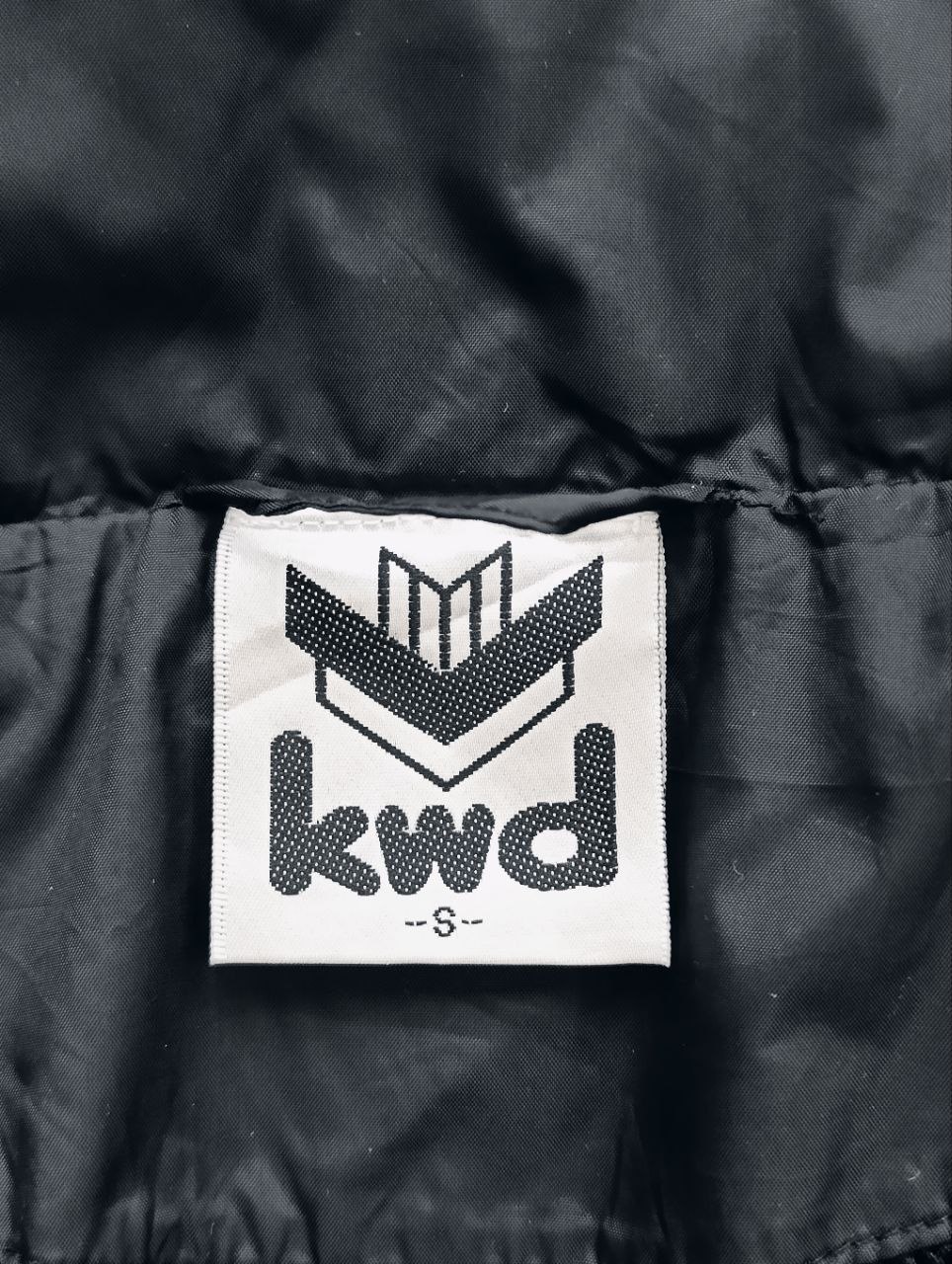 بادگیر مردانه برند KWD استوک اورجینال یک لایه نمای اتیکت نام برند